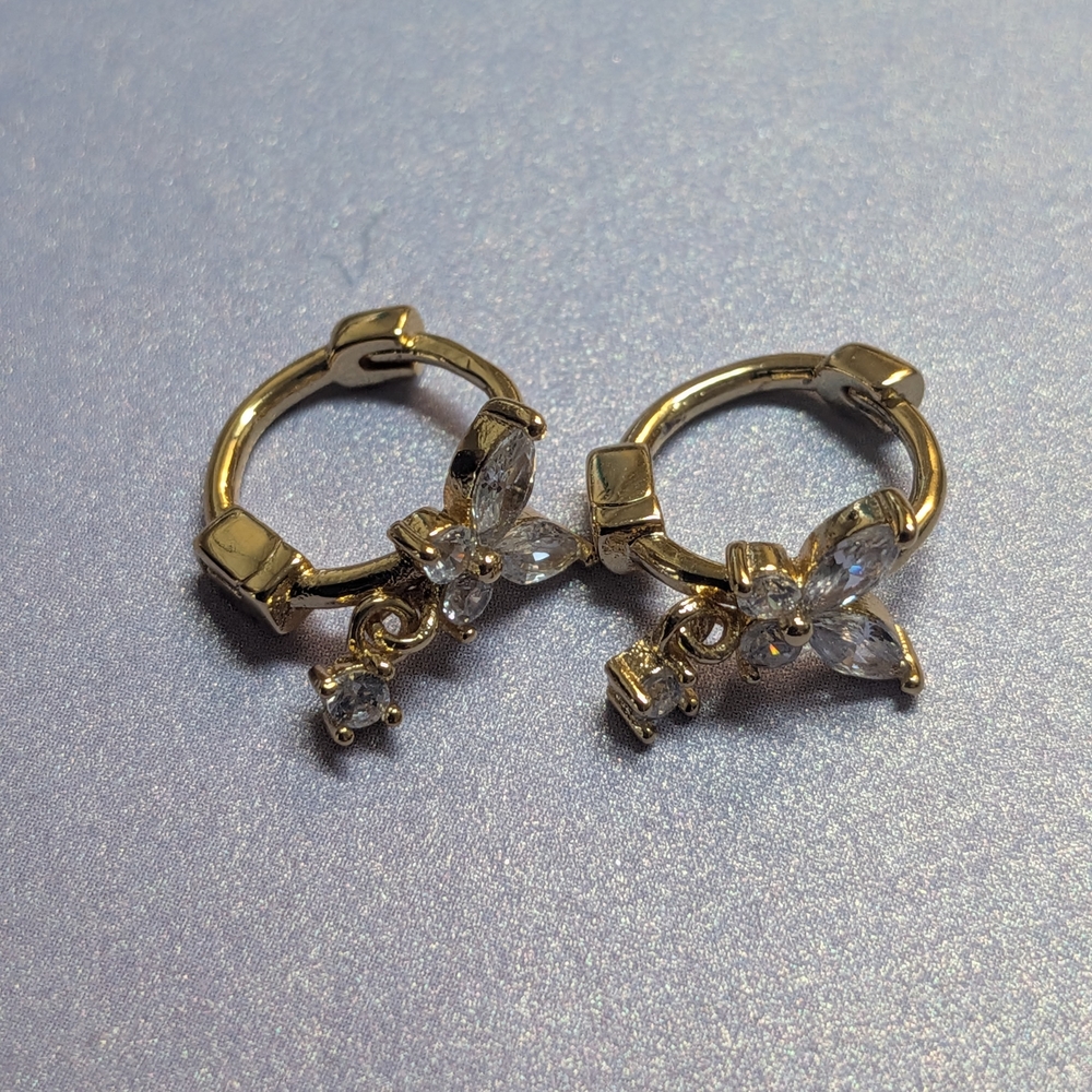 Elegant Gold Floral Hoop Earrings